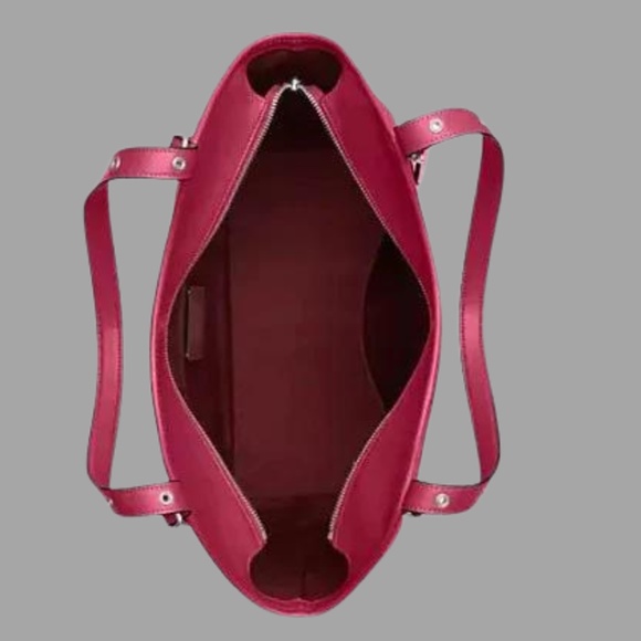 Coach Meadow Shoulder Bag In Signature Canvas - Picture 4 of 16